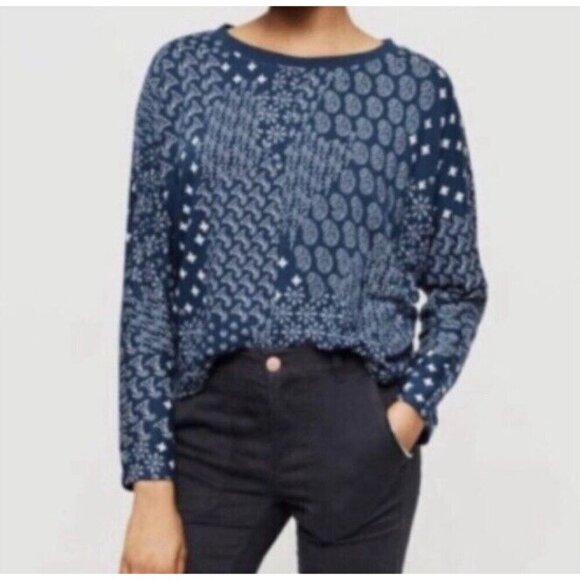 Lou and Grey Top Womens Medium Blue Floral Patchwork Cropped Stretchy Knit - Picture 1 of 7